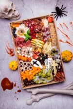 Box antipasti z upiornymi dekoracjami (Halloween) - obrazek 2