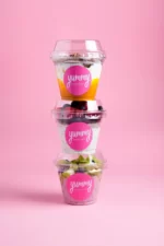 Jogurt grecki z mango i granolą - obrazek 2